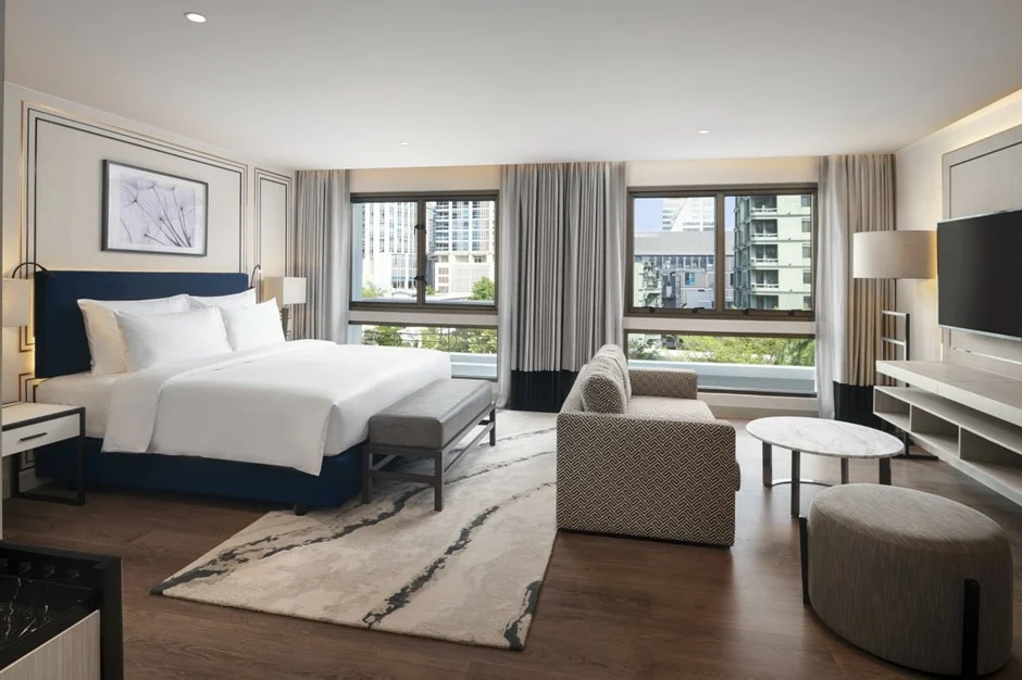 Radisson Hotel Chateau de Bangkok Reopens: A Modern Classic Returns to Ploen Chit
